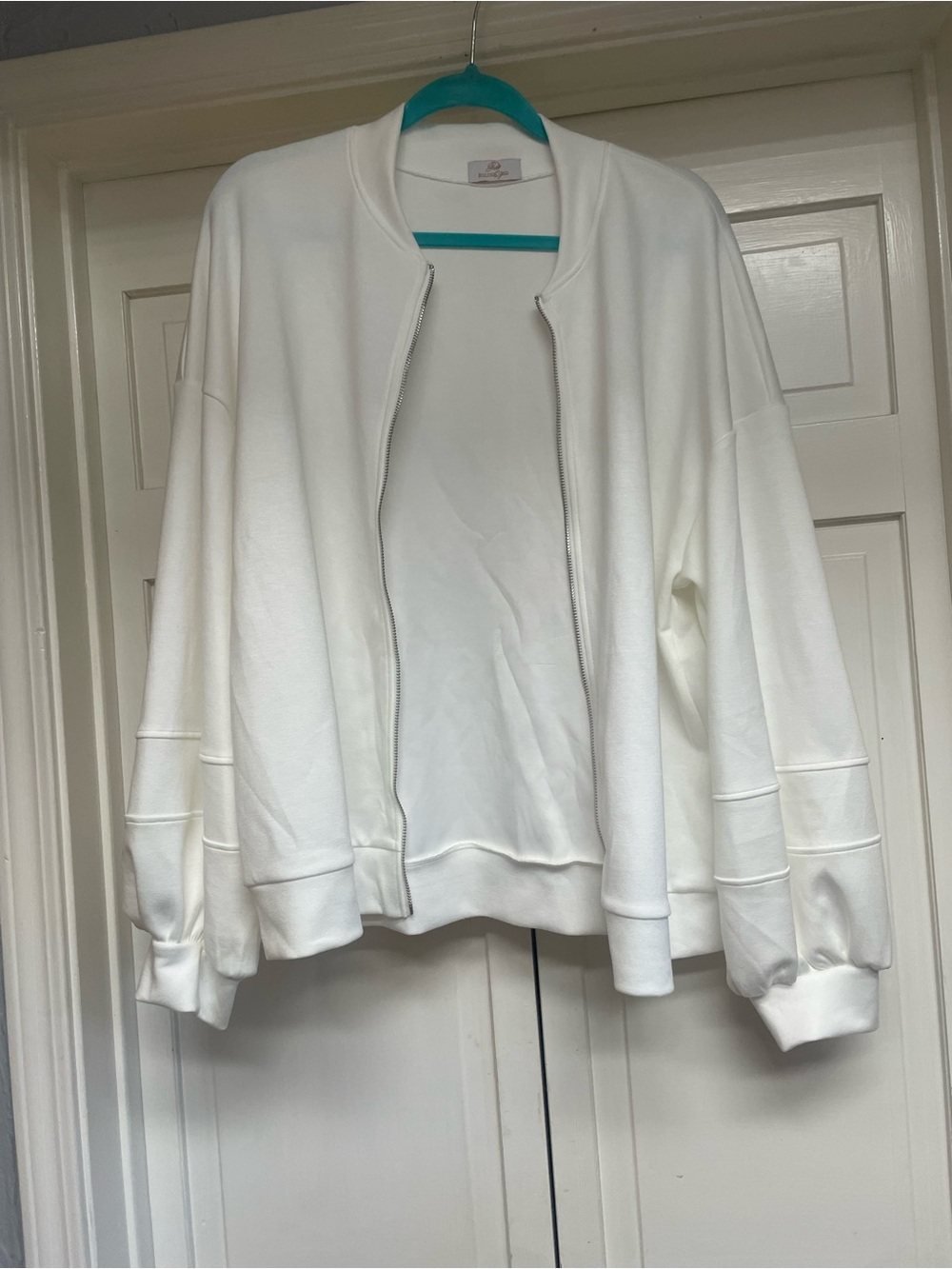 XL Women's White scuba/modal fabric Jacket - Lightweight Zip Front.  Brand new!